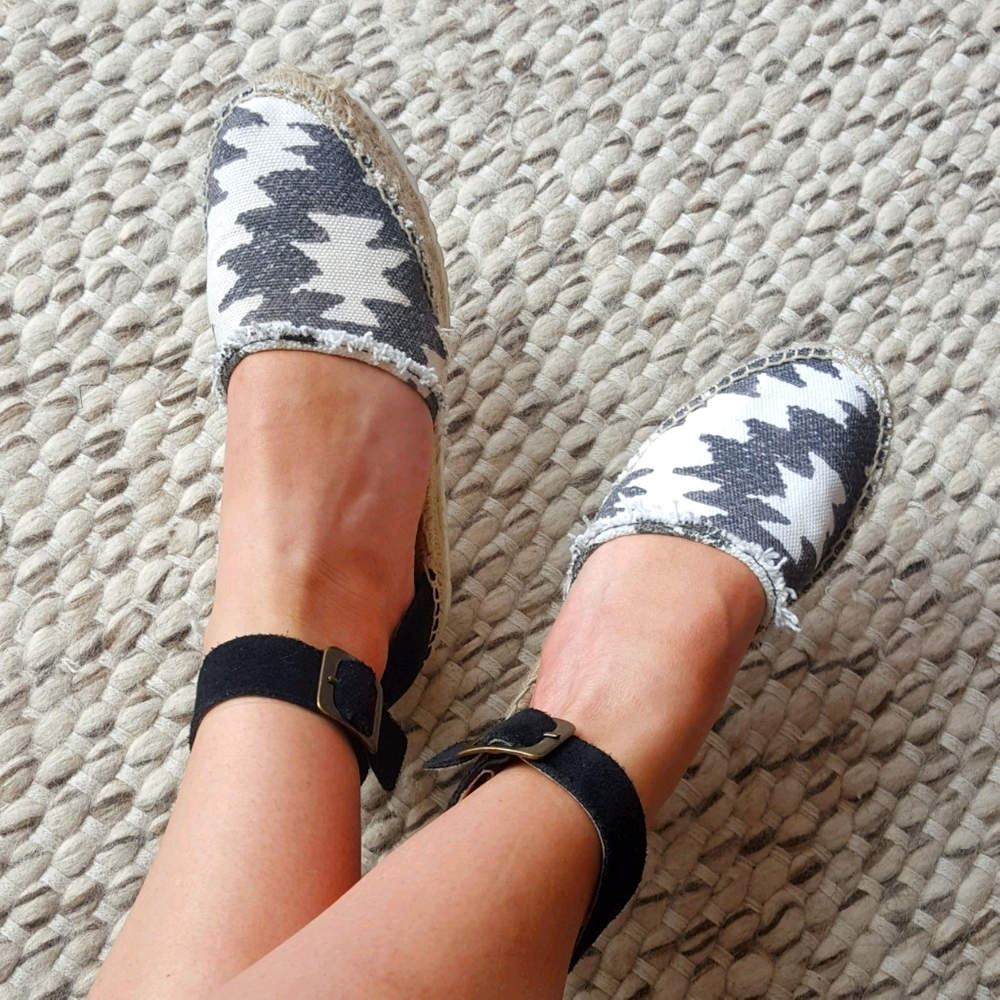 Howsty Sandals